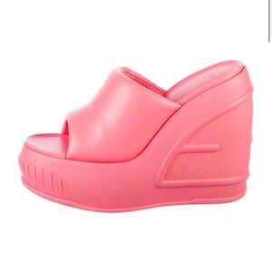 Fendi leather first wedge platform sandals size 40 sun-kissed new in box